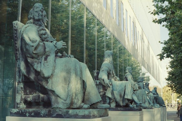 CONVERTED WITH PHOEBUS BY POST-FX