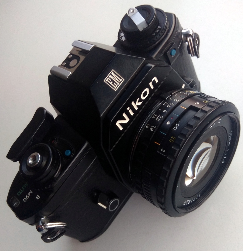 Nikon EM