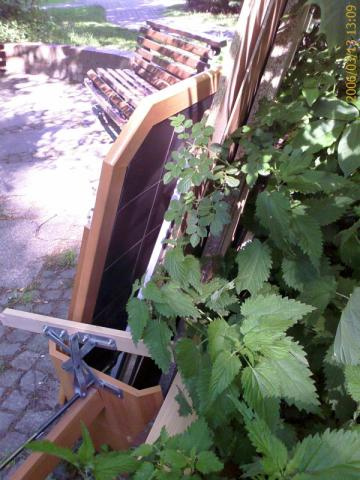 ausgesetzter fliesentisch an der panke (juni 2009)