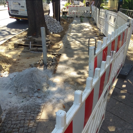 noch mehr poller in der dietzgenstraße noch mehr poller in der dietzgenstraße