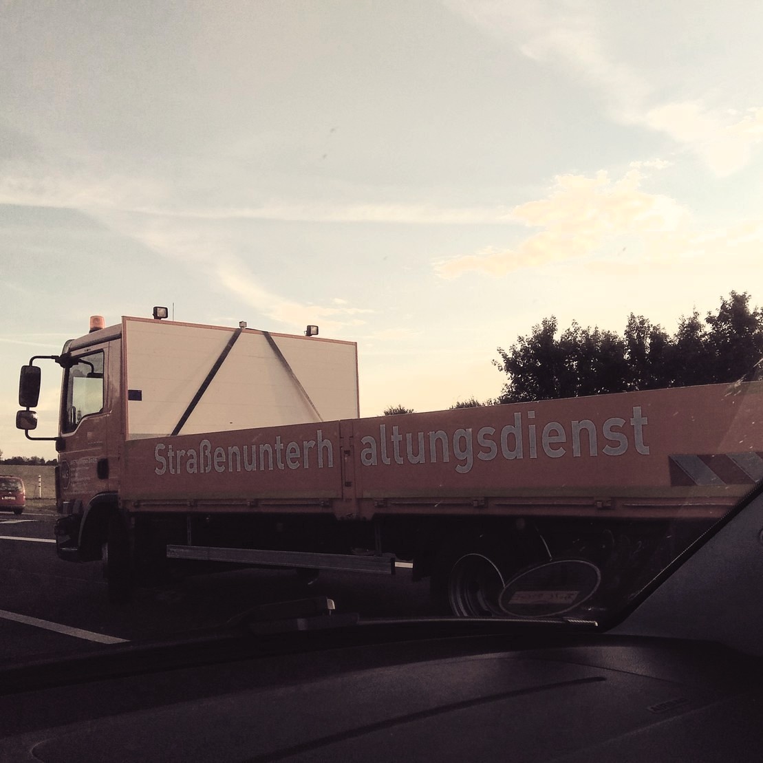 standardsituationen der humorkritik: straßenunterhaltungsdienst standardsituationen der humorkritik: straßenunterhaltungsdienst